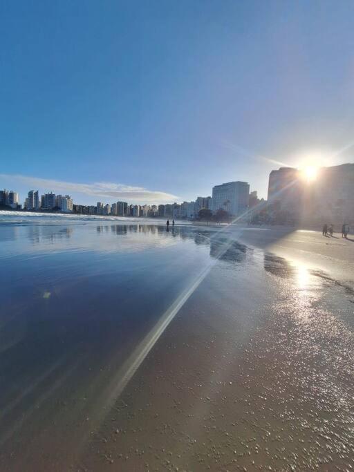 Apto Praia Do Tombo Гуаружа Екстер'єр фото