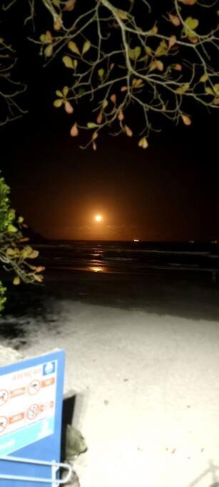 Apto Praia Do Tombo Гуаружа Екстер'єр фото