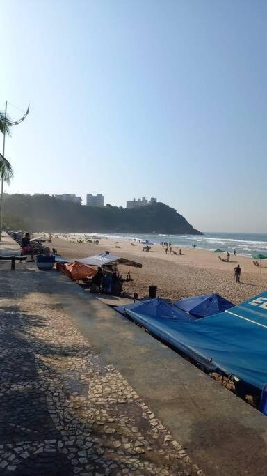Apto Praia Do Tombo Гуаружа Екстер'єр фото